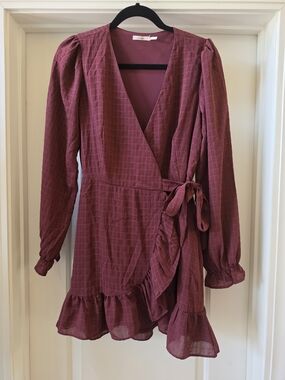 Mauve Wrap Floral-Texture Ruffle Dress Women's Size M